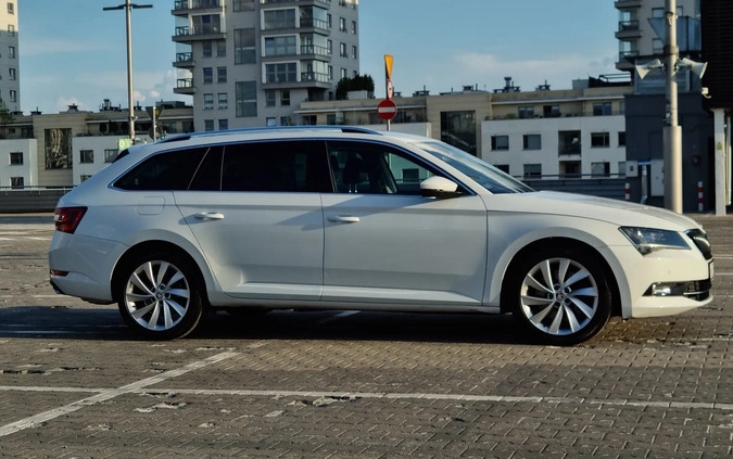 Skoda Superb cena 121900 przebieg: 66369, rok produkcji 2018 z Warszawa małe 742